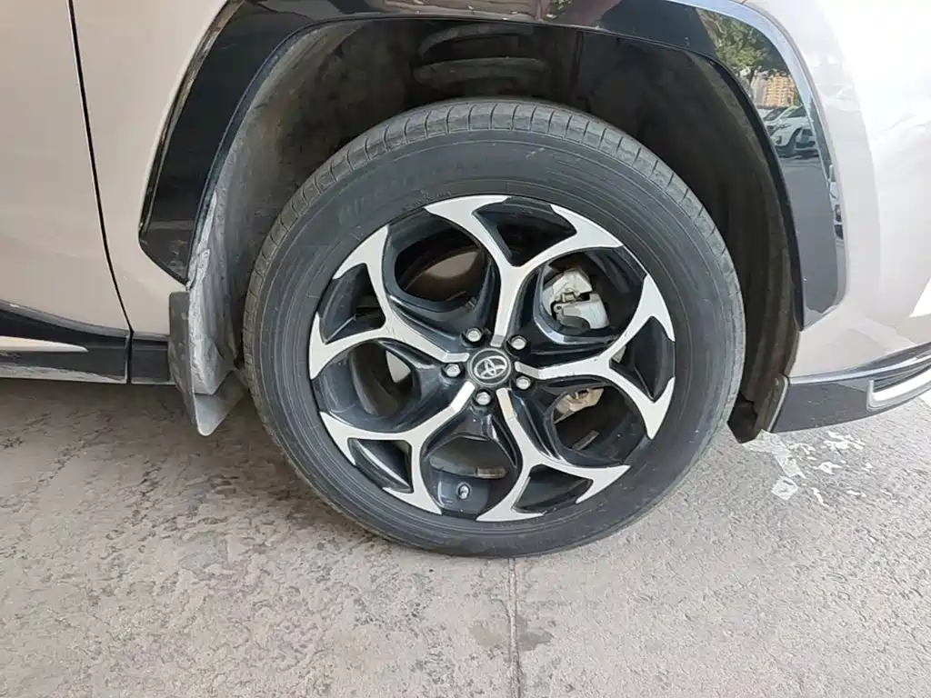 Toyota Wildlander New Energy — миниатюра 12