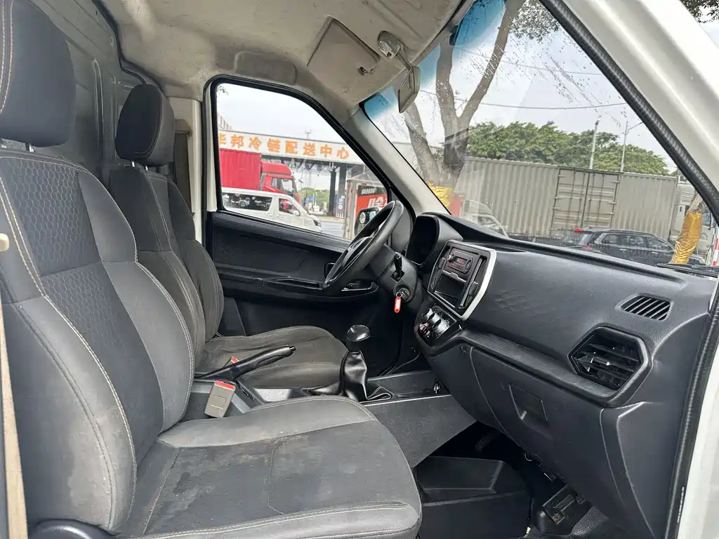 CHANGAN CHANGAN RUIXING EM80