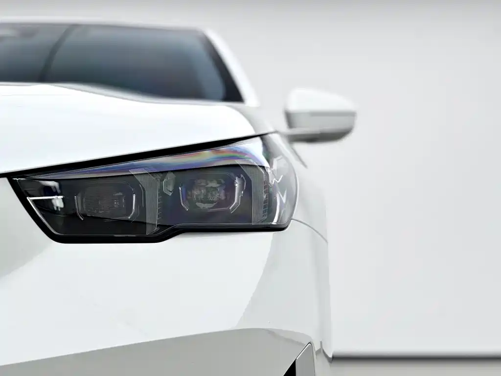 BMW 5 Series — миниатюра 14