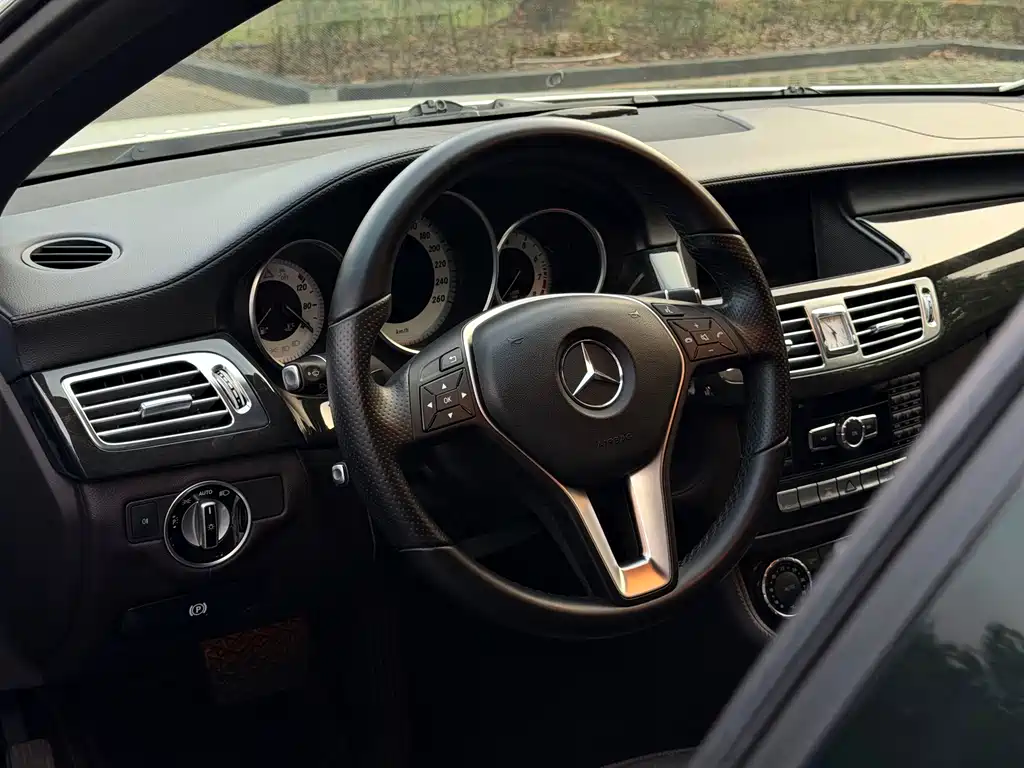 Mercedes-Benz CLS — миниатюра 11
