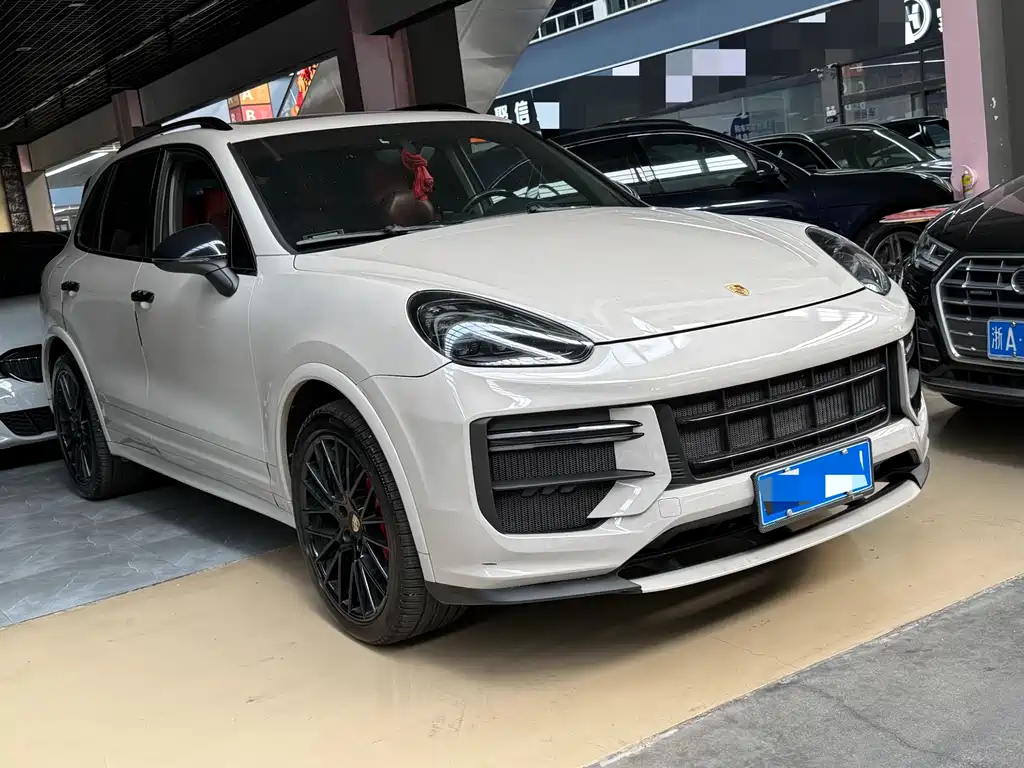 Porsche Cayenne — миниатюра 3