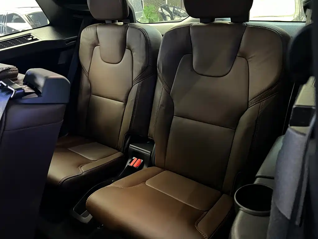 Volvo XC90 — миниатюра 7