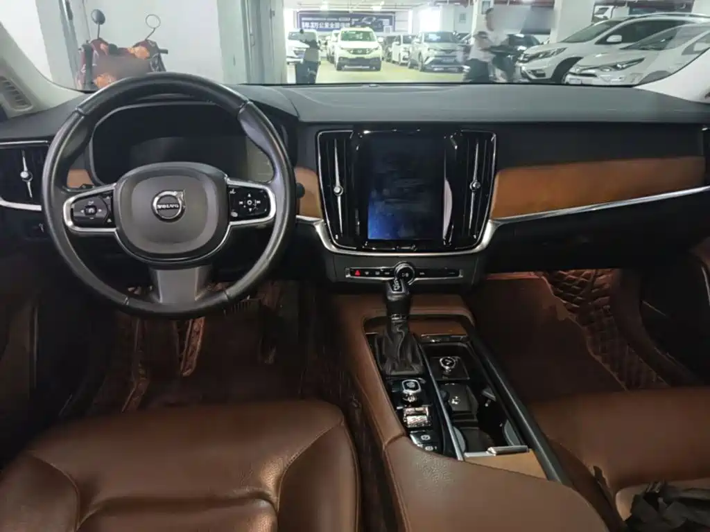 Volvo S90 — миниатюра 10