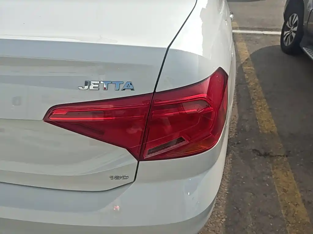 Volkswagen Jetta — миниатюра 8