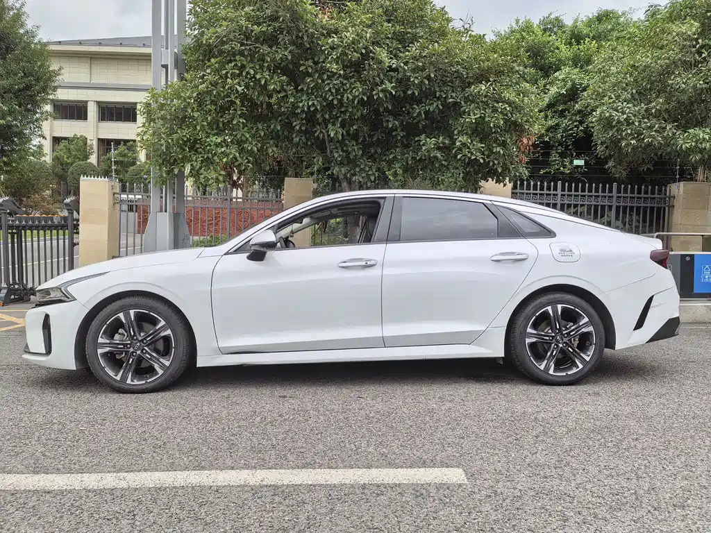 KIA  K5