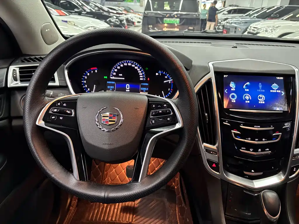 Cadillac SRX — миниатюра 9