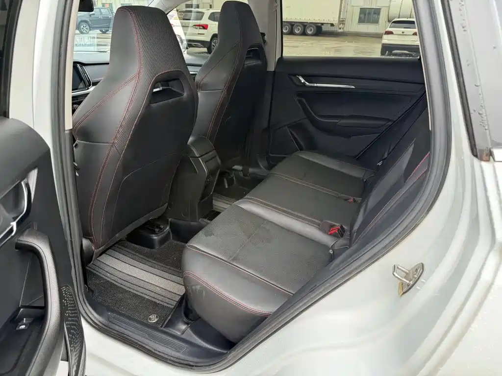 Skoda Kamiq — миниатюра 9