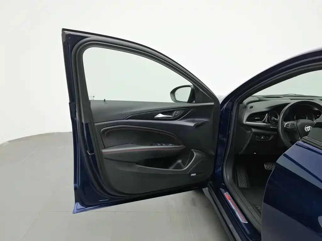 Buick Regal — миниатюра 8
