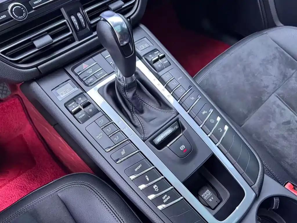 Porsche Macan — миниатюра 11