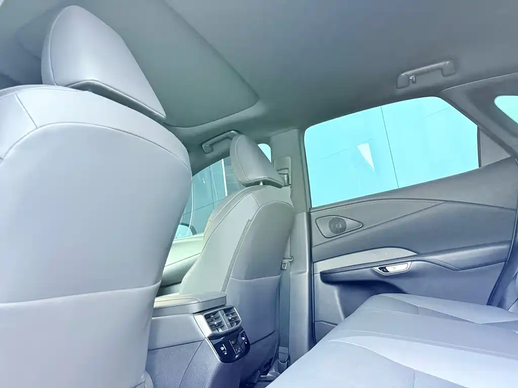 Lexus RX — миниатюра 9