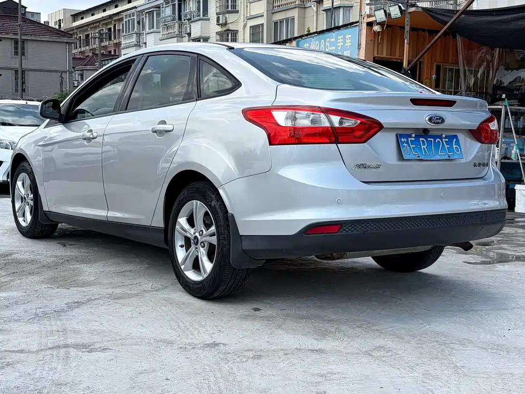 Ford Focus — миниатюра 7