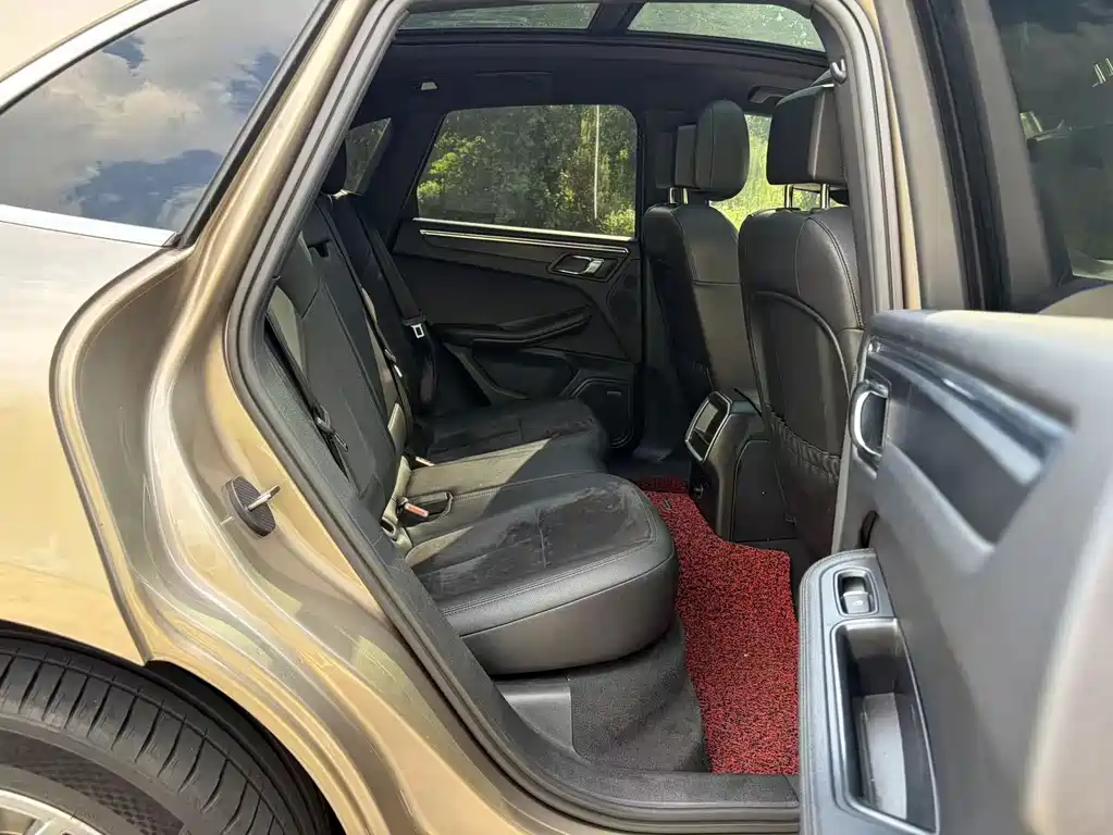 Porsche Macan — миниатюра 10