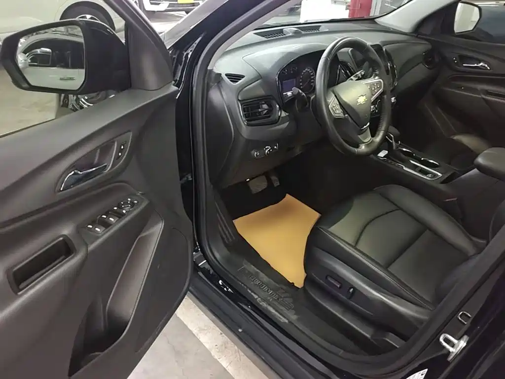Chevrolet Equinox — миниатюра 16