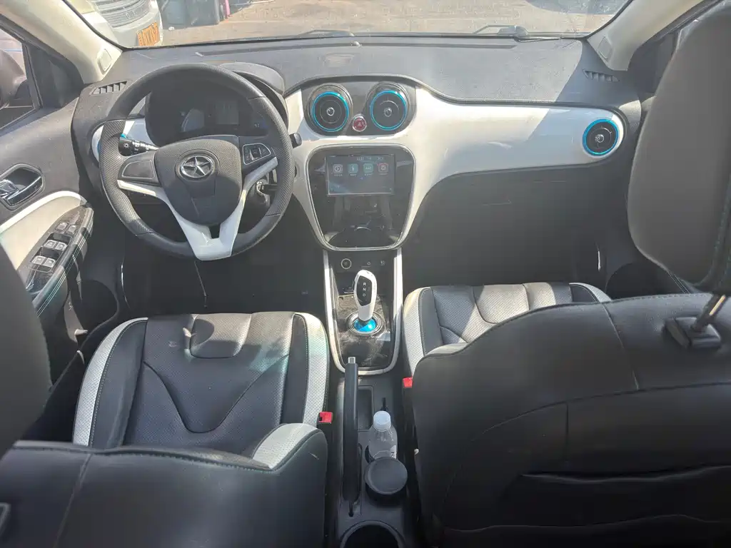 JAC JAC iEV — миниатюра 7