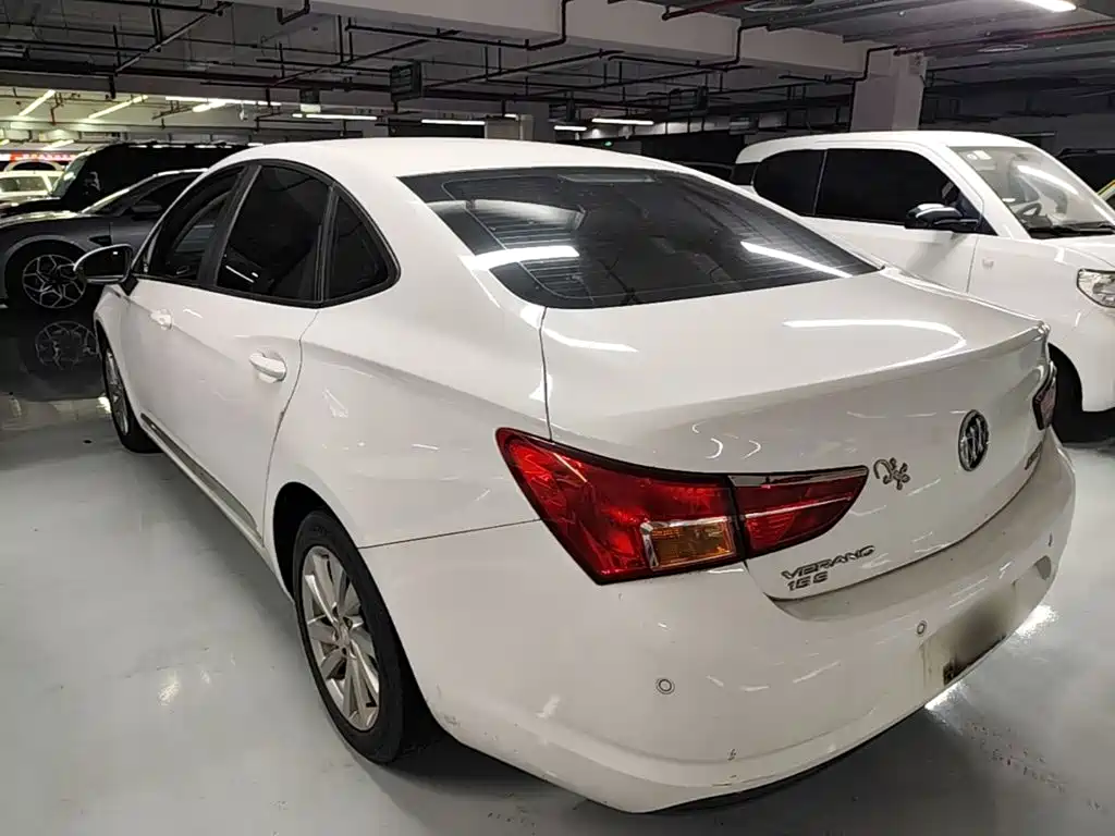 Buick Verano — миниатюра 5