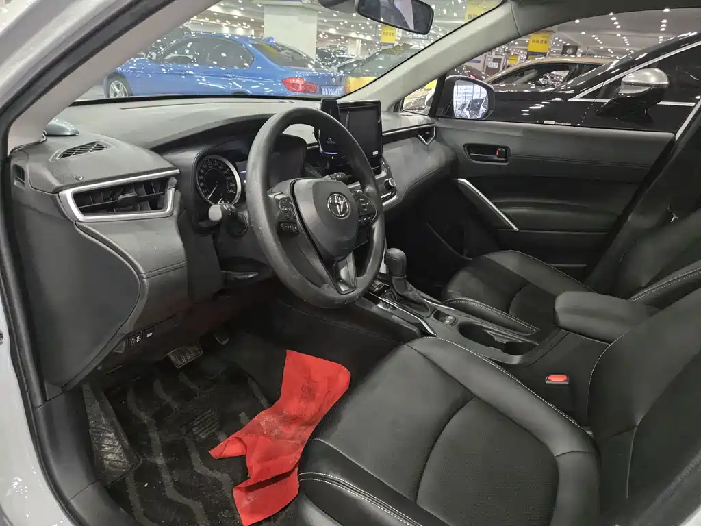 Toyota Corolla Cross — миниатюра 2