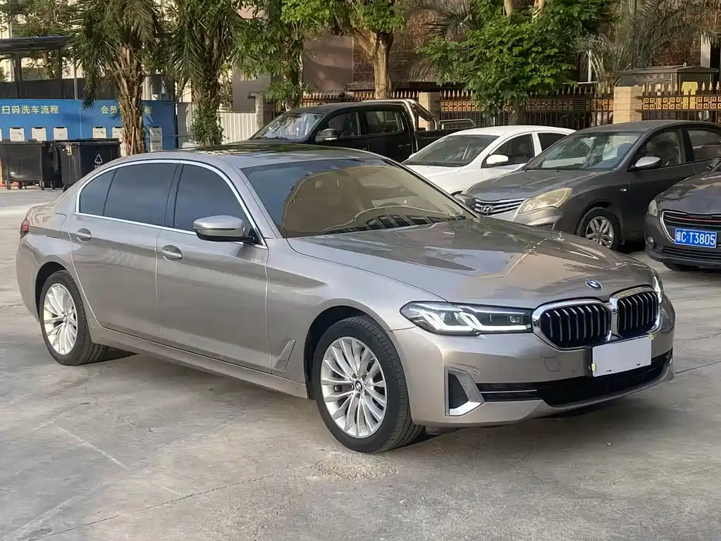 BMW 5 SERIES