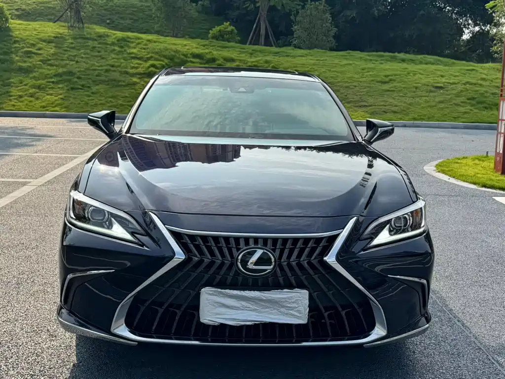 Lexus ES — миниатюра 2