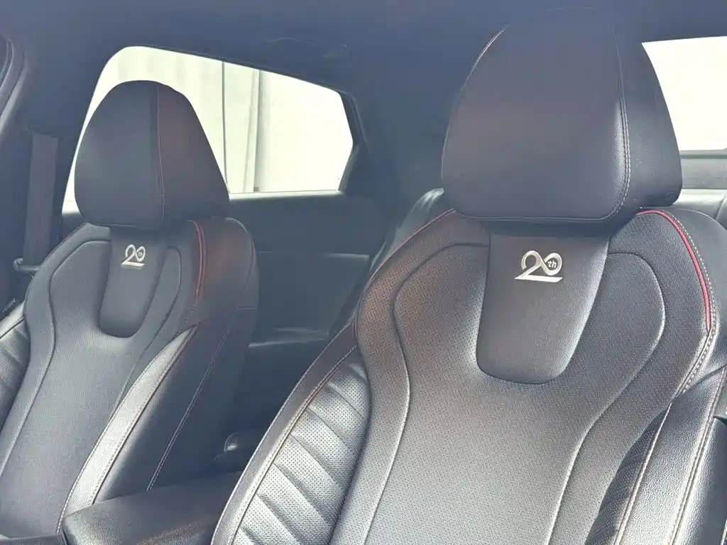Hyundai Elantra — миниатюра 11