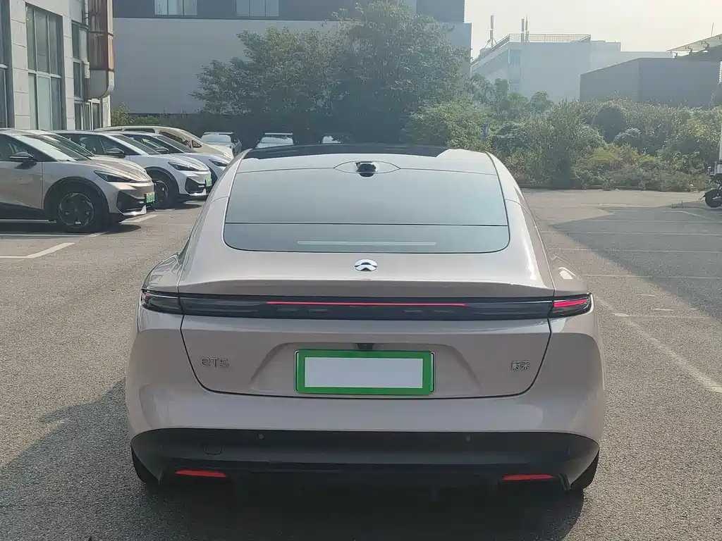 NIO NIO ET5