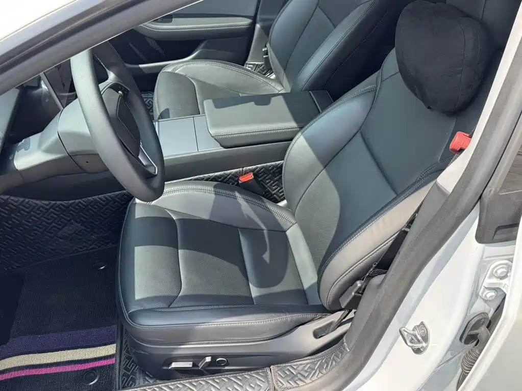 Tesla Model 3 — миниатюра 8