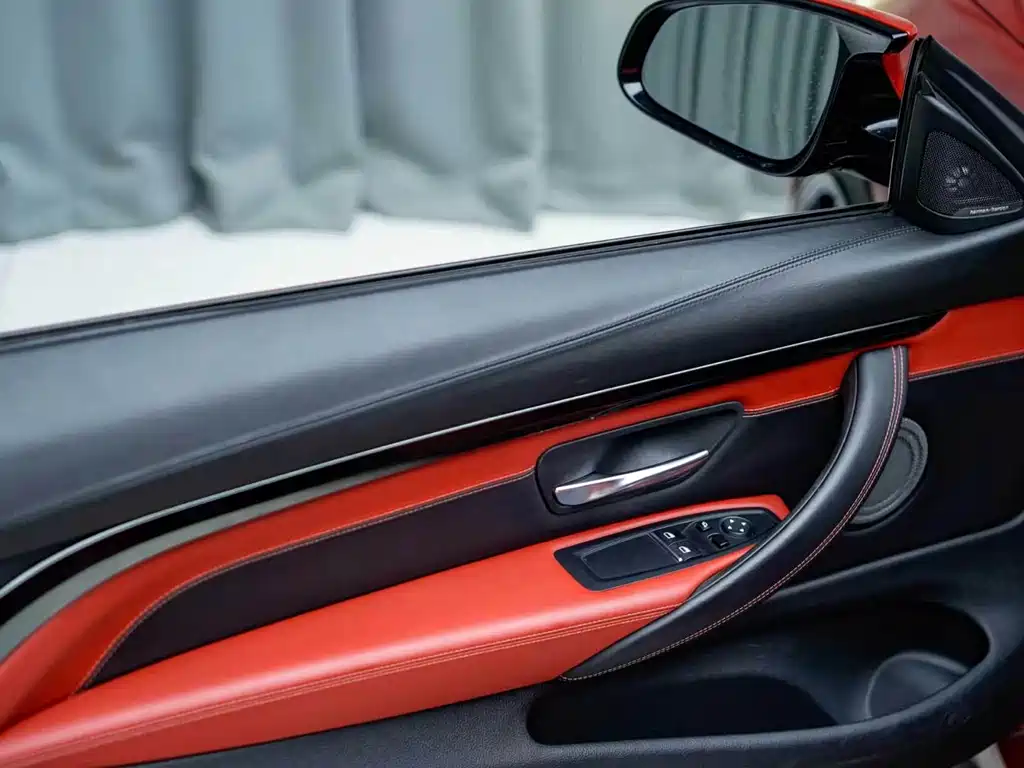 BMW M4 — миниатюра 10
