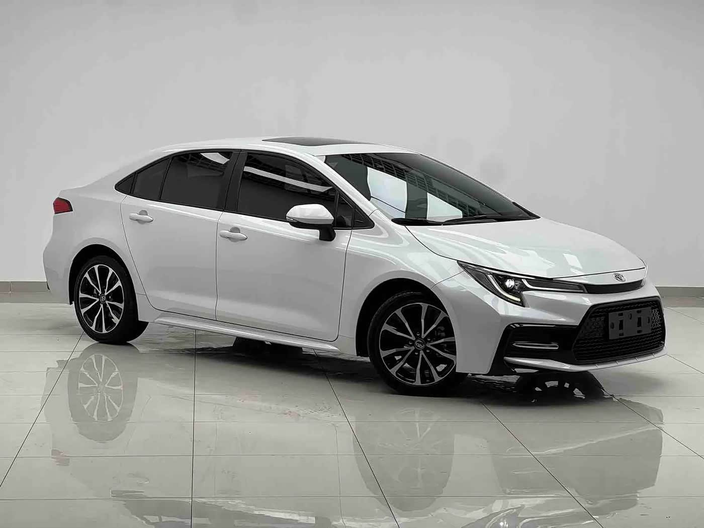 Toyota Levin 1.2 л 2022 г. Белый, пробег 6800 км