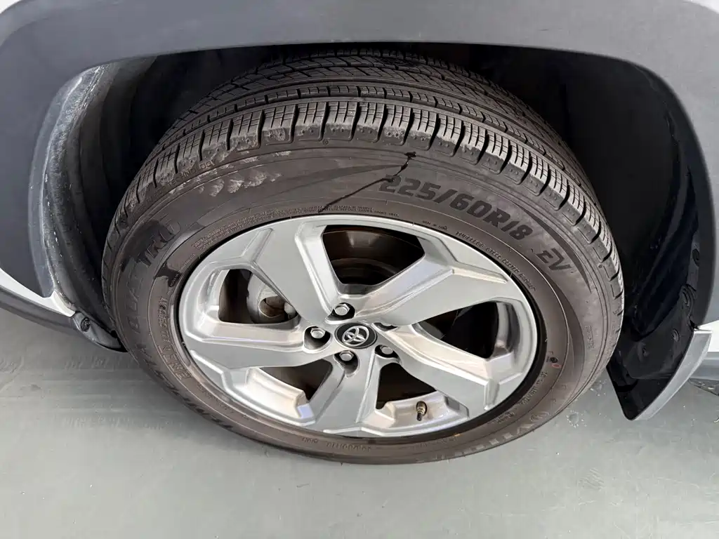 TOYOTA RAV4 RONGFANG