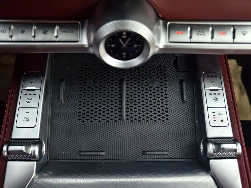 TANK TANK 700 NEW ENERGY