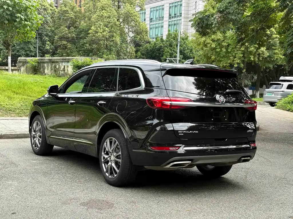 Buick Enclave — миниатюра 19