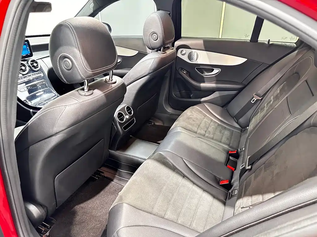 Mercedes-Benz C-Class — миниатюра 12