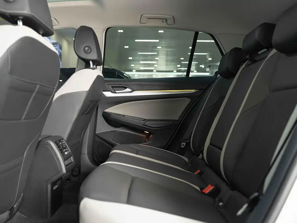 Volkswagen Golf — миниатюра 16
