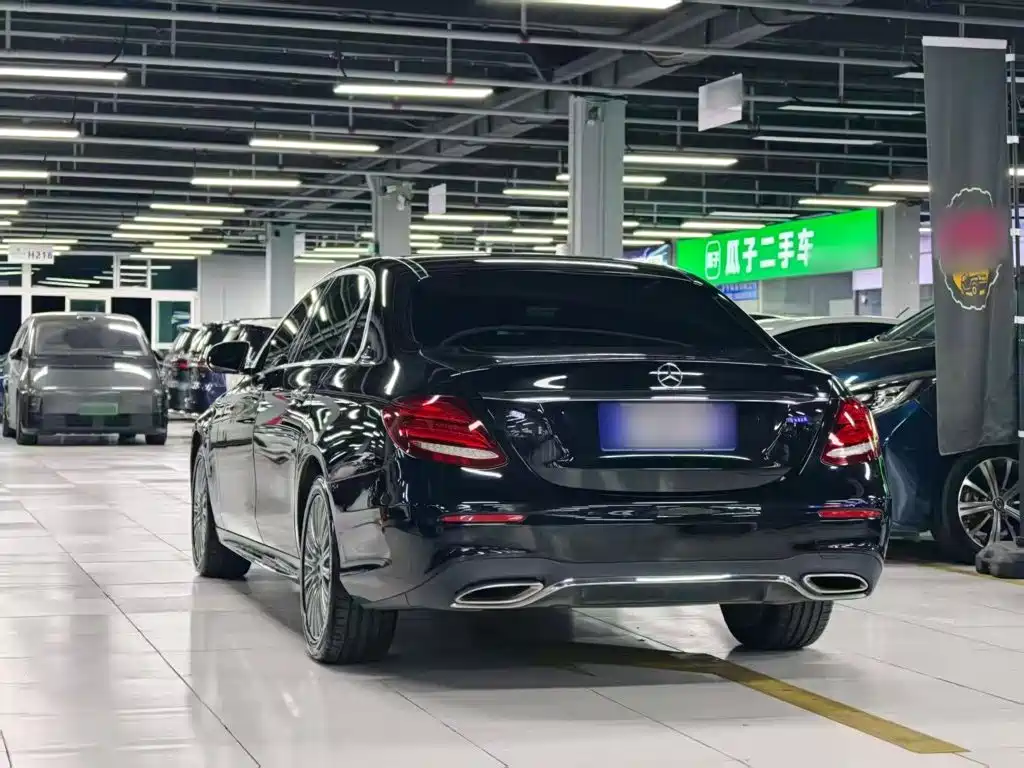 Mercedes-Benz E-Class — миниатюра 5