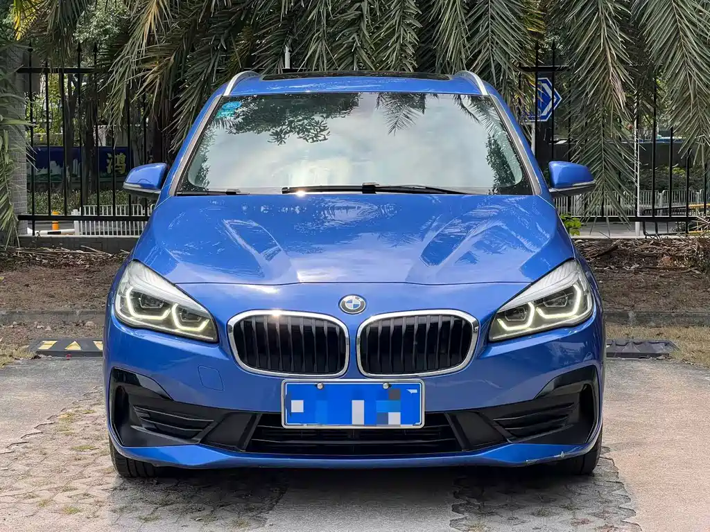 BMW 2 Series Active Tourer — миниатюра 2