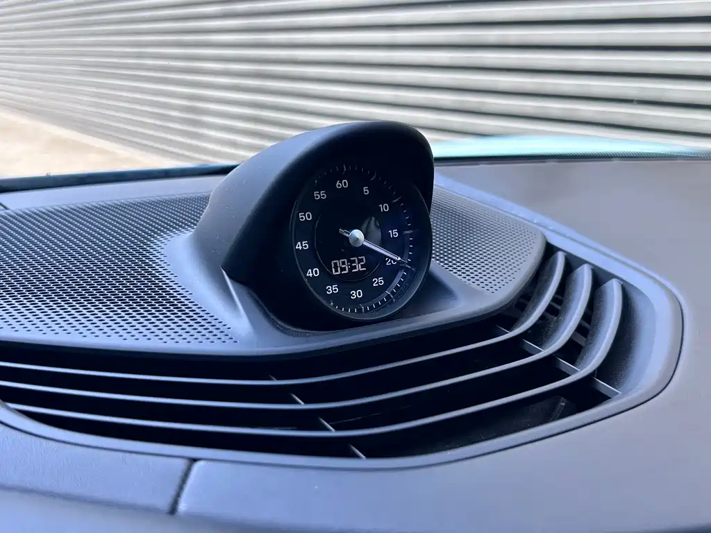 Porsche Taycan — миниатюра 15
