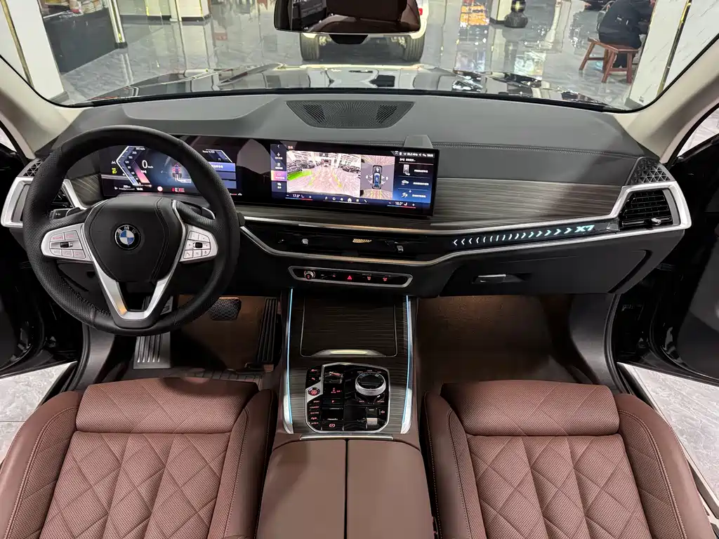BMW X7 2023 xDrive40i Lead Luxury
