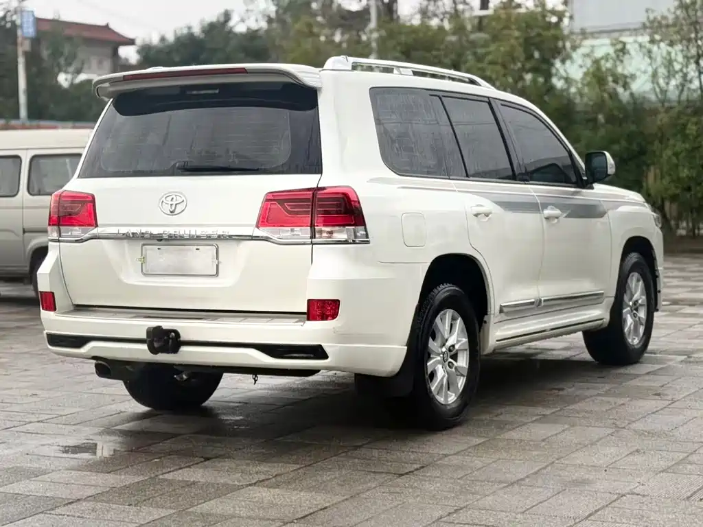 Toyota Land Cruiser — миниатюра 7