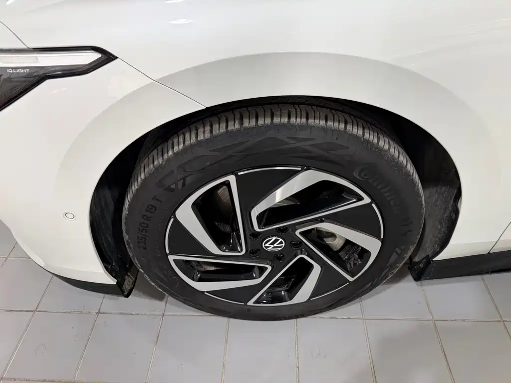 VOLKSWAGEN ID.7 VIZZION