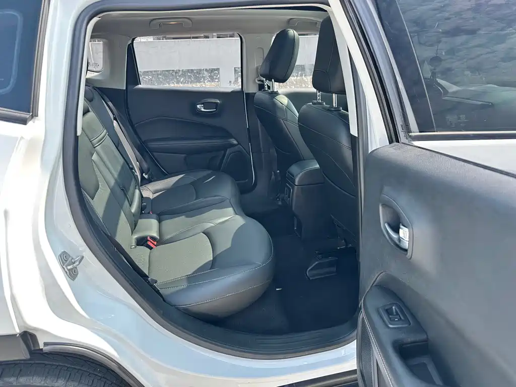 Jeep Compass — миниатюра 14