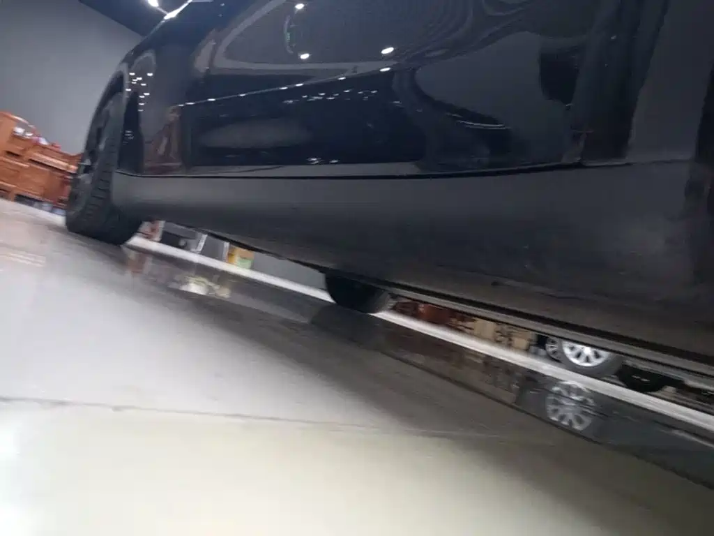 Tesla Model Y — миниатюра 21