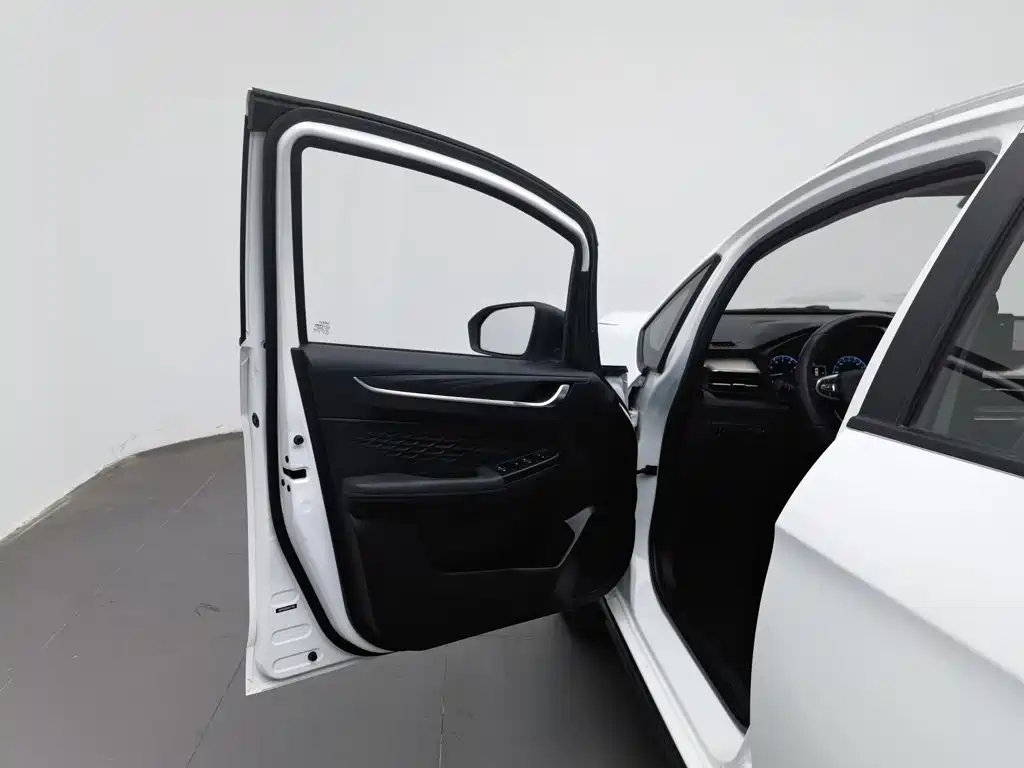 Geely Vision X3 — миниатюра 8