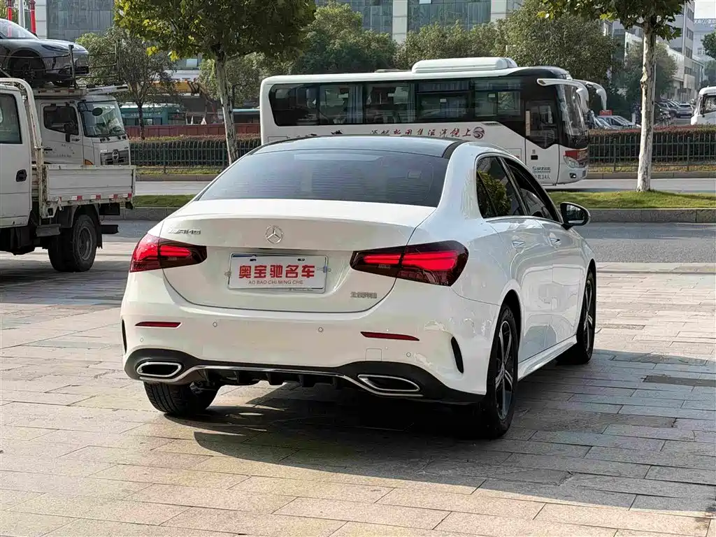 Mercedes-Benz A-Class — миниатюра 7