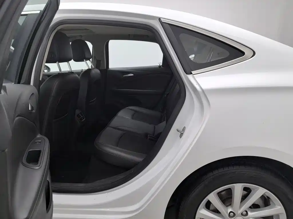 Buick Verano — миниатюра 15