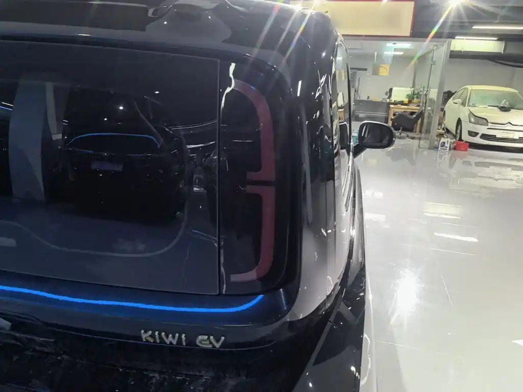 Baojun KiWi EV — миниатюра 8