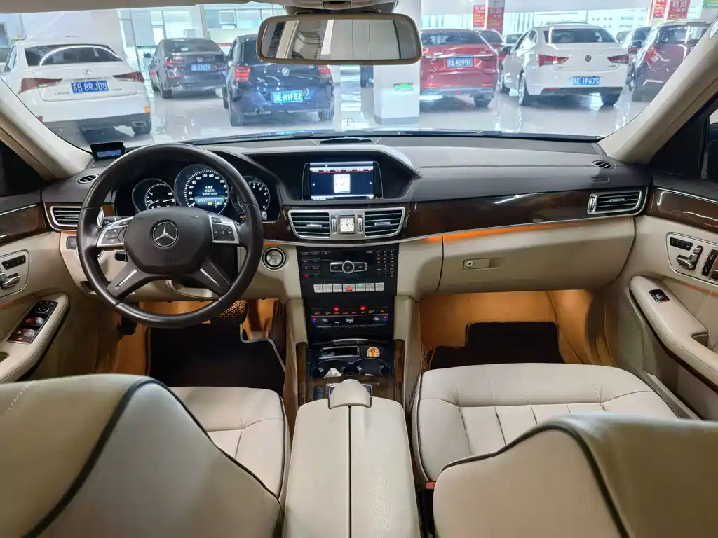 Mercedes-Benz E-Class — миниатюра 9