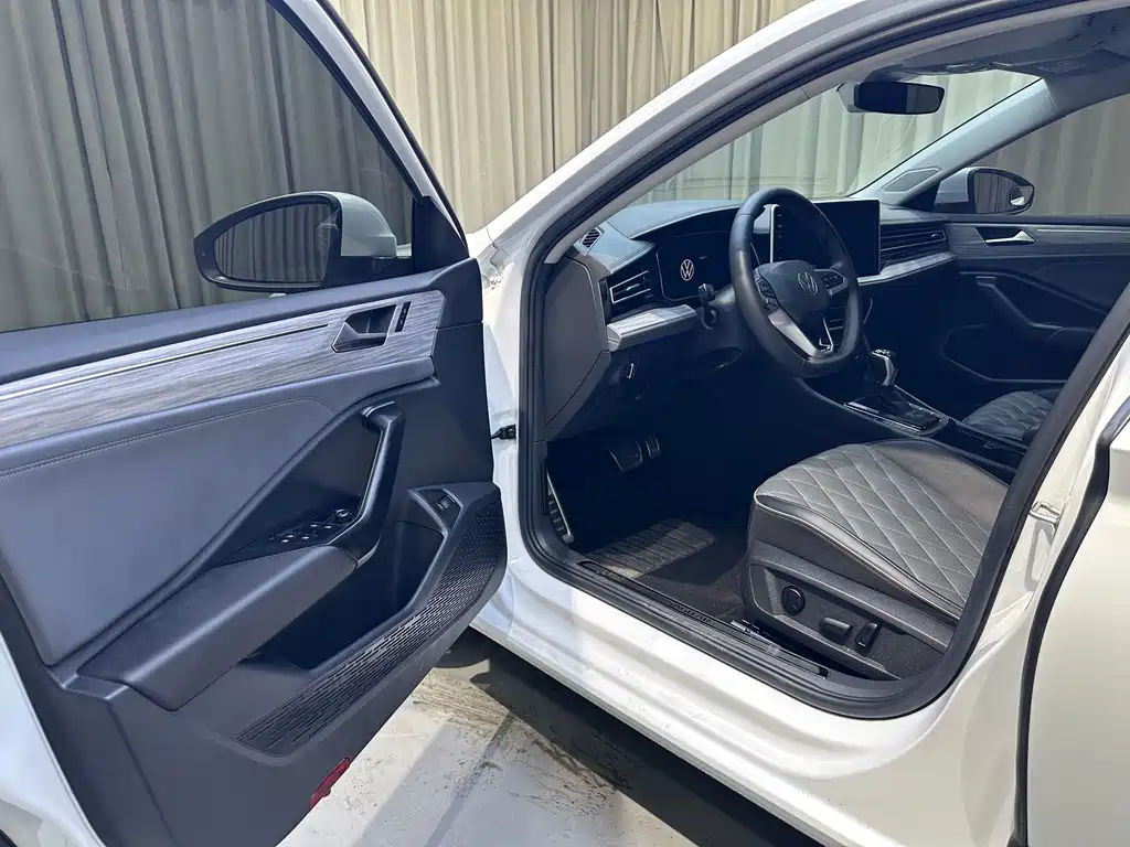 Volkswagen Sagitar 2023 280TSI DSG Plus