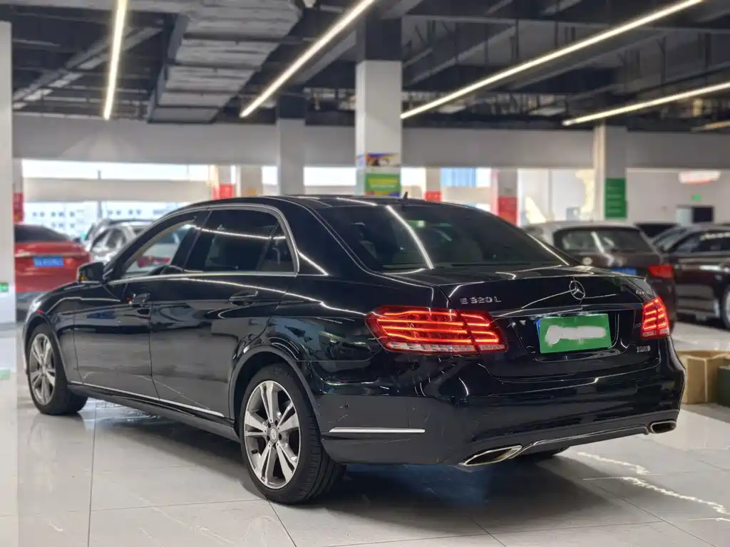 Mercedes-Benz E-Class — миниатюра 5