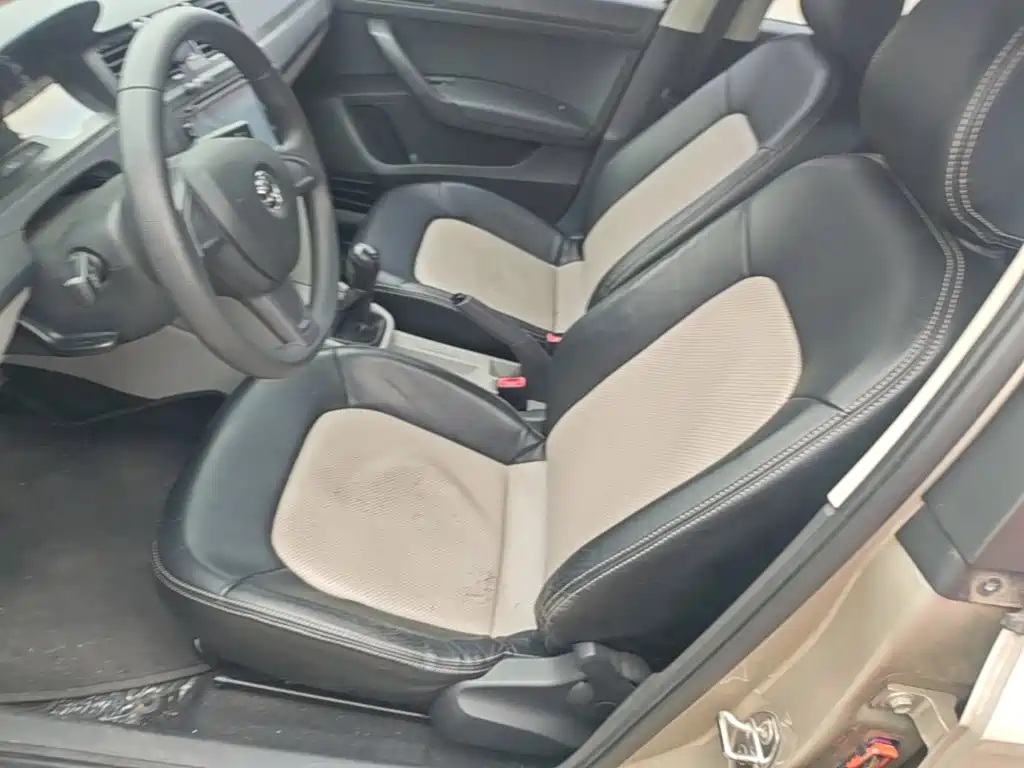 Skoda Rapid — миниатюра 15