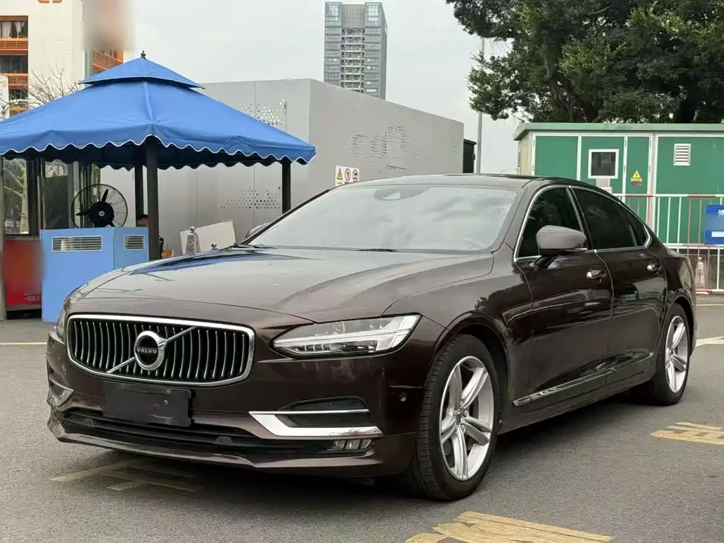 Volvo S90