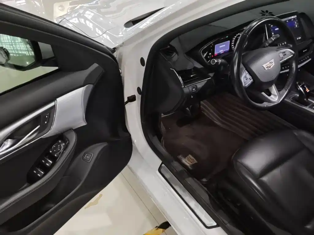 Cadillac CT5 — миниатюра 16